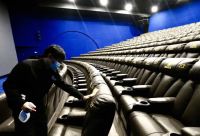 国家电影局通知: 所有影院暂不复业