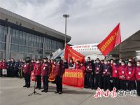 英雄归来!林铎在机场迎接 !