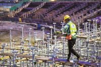 亚青会主场馆建设挑灯夜战意正酣