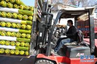 复工复产助春耕 &ldquo;织件新衣给田地&rdquo;