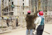 实地探访:阜城停工半年的纵联三楼盘全面复工 交房时间确定