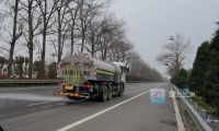 我市开启春季道路保洁模式 路面清扫延伸到乡镇