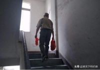 买房时, 该选电梯房还是步梯房? 听完内行分析后, 庆幸没买错