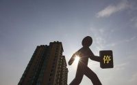 专家称“房价下跌”是谎言，却被经济学家打脸！党媒“这样”回应