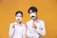 百对情侣齐晒口罩吻，ZERIO零寸摄影又双叒叕火了