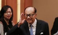李嘉诚真说中了？国家两大新政之下，两类房子或成“烫手山芋”