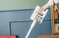 吉米上手把吸尘器减轻家务负担，家居清洁不再是苦力活