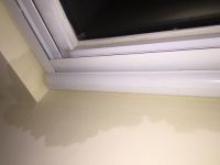 窗户下角渗水处理办法