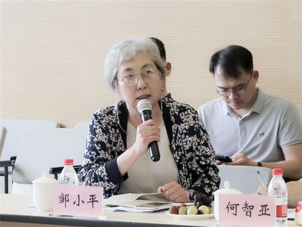 重庆市女性人才研究会会长、原重庆市贸促会会长邹小平