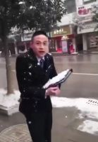 卖房小哥抖音爆红:卖着几十万的房子,吃着一块钱的方便面…