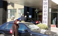 房价为何“死撑不降”？潘石屹一语戳中要害，黄奇帆也说出了真相
