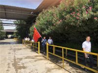 荣旺瓷砖一行走进车间“送清凉”