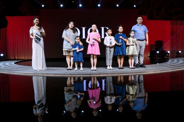 2020巴黎时装周儿童单元DIOR大秀在重庆壹方艺术馆上演 -中国网地产