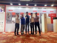 李秀林的双面美好生活