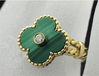 订婚戒指品牌 订婚戒指要买几个