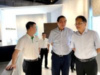 中国建筑防水协会秘书长朱冬青/副会长瞿培华一行赴三棵树总部参观考察