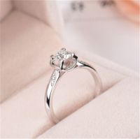 订婚钻戒多少钱 钻戒品牌都有哪些