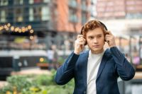 索尼WH-1000XM4 为秋天的第一杯奶茶加点美妙旋律