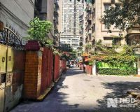 省城闹市区的九套房同时出售，究竟是谁的？