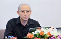 房产百富榜20年首跌神坛，北师大教授：暴富时代结束，党报回应