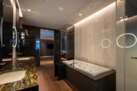 广州卓美亚,与Bette贝缇沐浴现代奢华