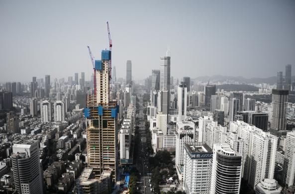 佳兆业金融科技中心封顶 在深圳CBD打造全球顶配城市综合体