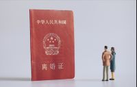 2021年起，夫妻离婚“分房产”统统按3种情况处理，争也没用