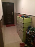 房子对面搬来新邻居，鞋柜悬空挂楼梯？邻居：公摊出钱了，不拆！