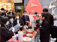曾携手保时捷的高端厨电品牌Thimax膳美师亮相AWE2021，除高端牛排机还有多款新品！
