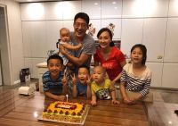 于震晒出自己的豪宅，家里孩子有点多，就连餐桌也要买加大一号