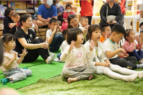 美的物业“和美悦读·环保小卫士”绘本剧场 公益活动走出社区-中国网地产