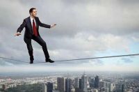 万科毛利创10年新低，“活下去”成真，背后透露哪些楼市信号？