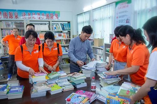 金辉林宇：公益助力惠州新楼小学“爱心图书室”建设