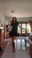 瞿颖在泰国的房子真是大，但风格让人难接受，壁炉还是用红砖砌的