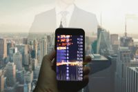 房地产也进入可赔可赚时代，经济学家：2021年仍要卖股买房