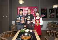 千万粉丝网红品牌“郝大厨”入驻鲜领惠便利店，掀起美食新风爆