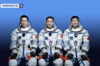 热烈祝贺神州十二号载人飞船顺利发射升空,台实秉承精神奋勇起飞
