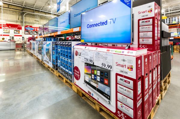 tv-aisle-costco-store-wholesale-corporation-membership-warehouse-club-second-largest-retailer-usa-44268625.jpg