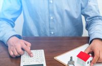 楼市传来三大信号，2021年，该“继续买房”还是“抓紧卖房”？