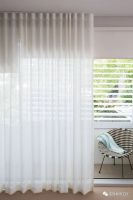 别犹豫,打通客厅和阳台之后窗帘应该安装在这