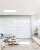 别犹豫,打通客厅和阳台之后窗帘应该安装在这