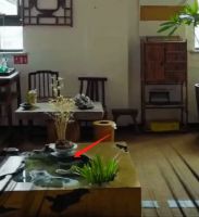 李亚鹏办公室内景曝光！桌上放很多手写笔记本，豪华茶几能养鱼