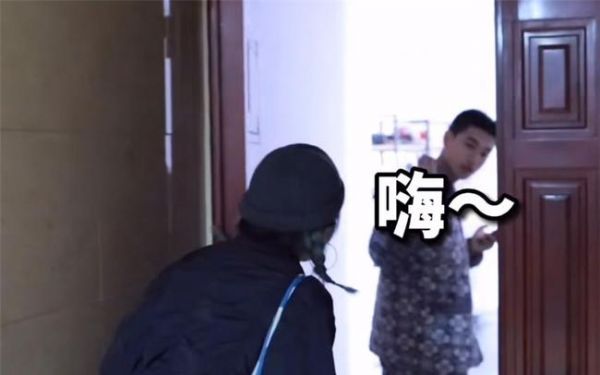 杭州小伙住在150㎡毛坯房，三室一厅两卫，一住就是3年