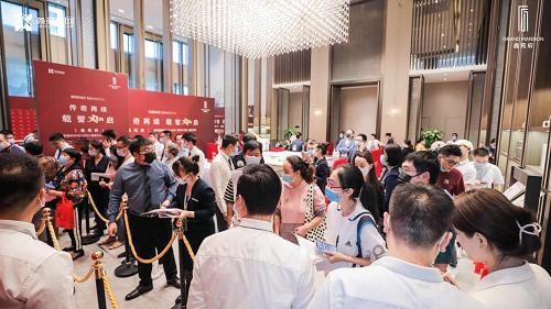 鑫苑置业荣获房企品牌价值100强 新盘开盘即磬