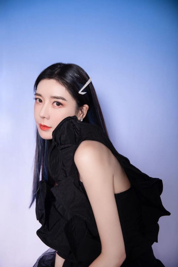 周韦彤
