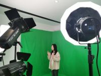 在坚守中锐意求变,领绣墙布开启720°全景式3D直播新模式