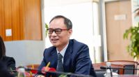 青浦区委政法委书记顾骏莅临亚士颁发三项荣誉