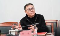 青浦区委政法委书记顾骏莅临亚士颁发三项荣誉