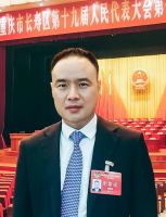 人大政协两会季：代表委员中的亚士人