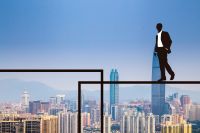 沈阳开发商降价卖房，已买房业主反对，新信号，官方回应令人意外